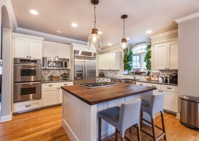 Kitchen Cabinet Refinishing and Refacing in Clarendon Hills, Illinois