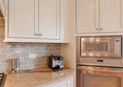 Inset Kitchen Cabinets in Clarendon Hills, Illinois