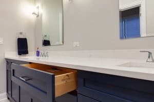 frameless full overlay custom cabinetry cabinets shaker slab maple natural oak grain roselle illinois sherwin williams benjamin moore