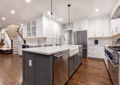 frameless full overlay custom cabinetry cabinets shaker slab maple natural oak grain roselle illinois sherwin williams benjamin moore