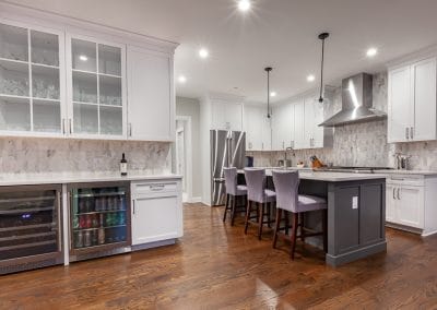 frameless full overlay custom cabinetry cabinets shaker slab maple natural oak grain roselle illinois sherwin williams benjamin moore