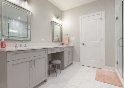 frameless full overlay custom cabinetry cabinets shaker slab maple natural oak grain roselle illinois sherwin williams benjamin moore